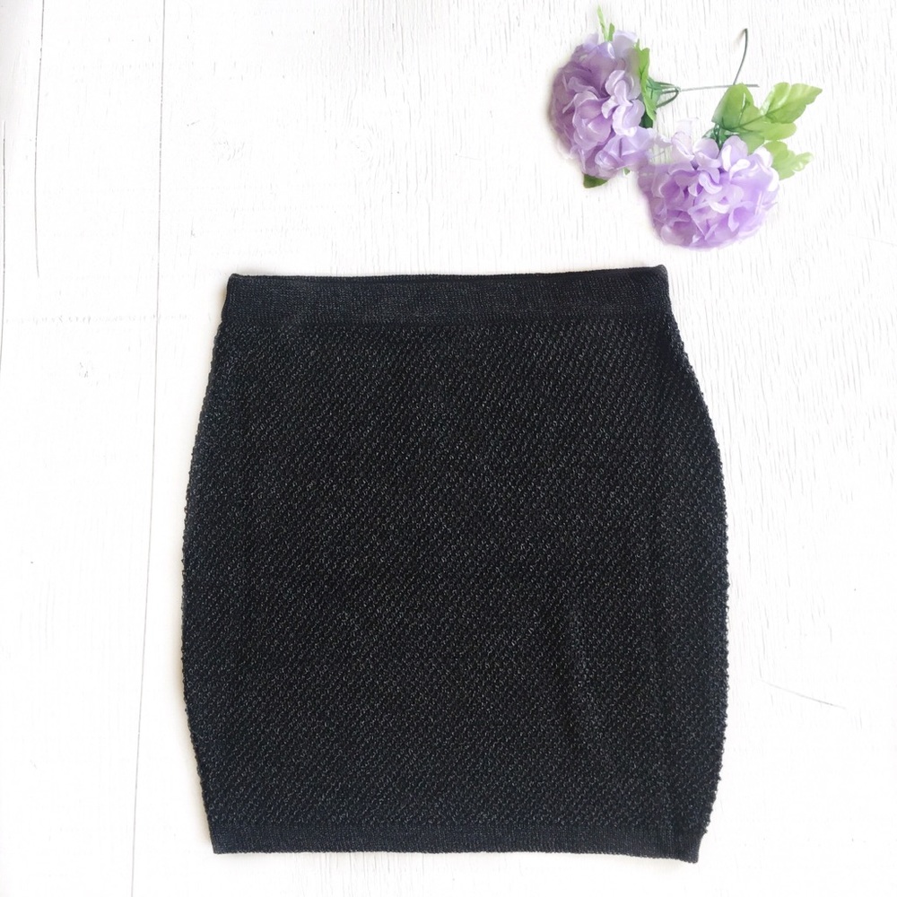 4/$25 Black Shimmery Mini Skirt✨
